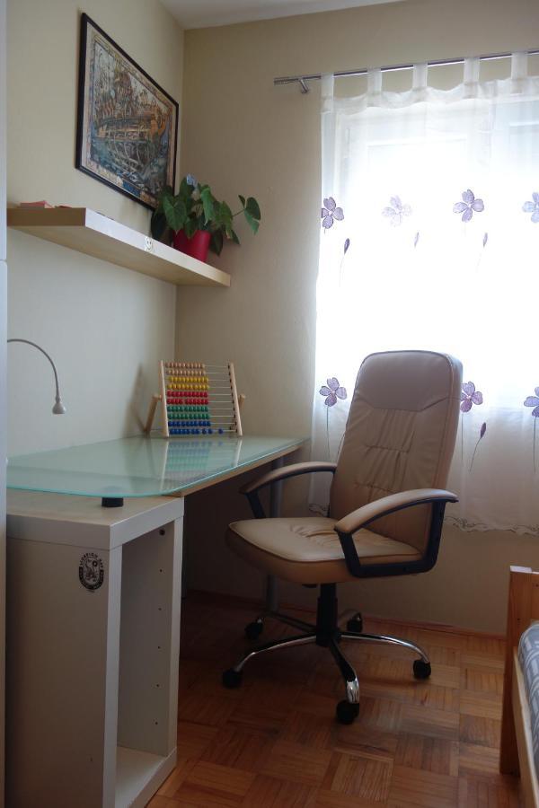 Nice Sunny Apartment Pula Buitenkant foto
