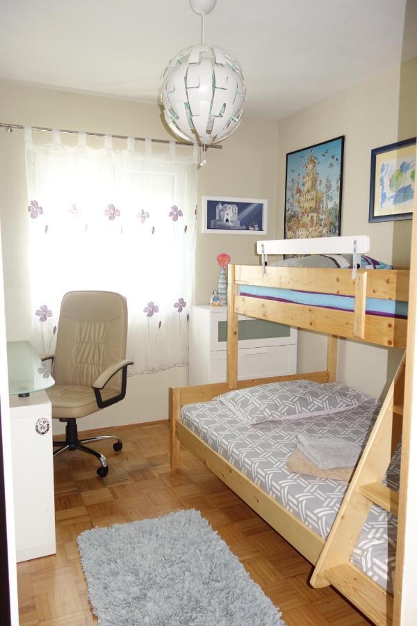 Nice Sunny Apartment Pula Buitenkant foto